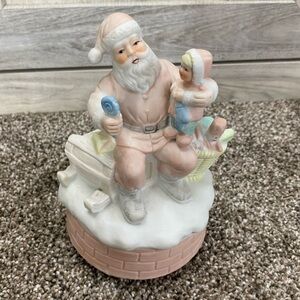 Santa Clause is Coming to Town Pink Christmas Music Box Rare